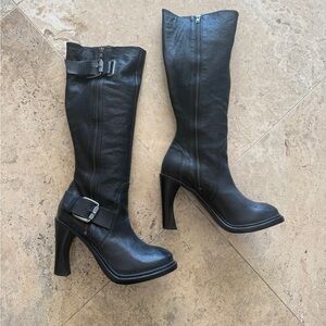 Vera wang lavender heeled boots